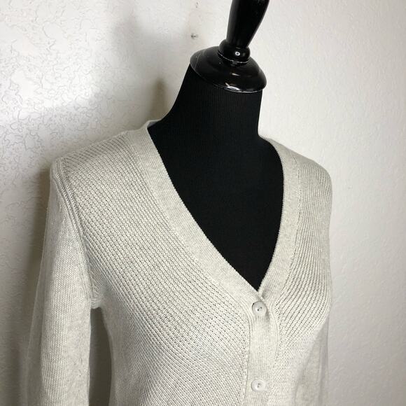 Cabi light gray mix knit button front v neck cardigan size Extra Small XS #3161 - Picture 3 of 16